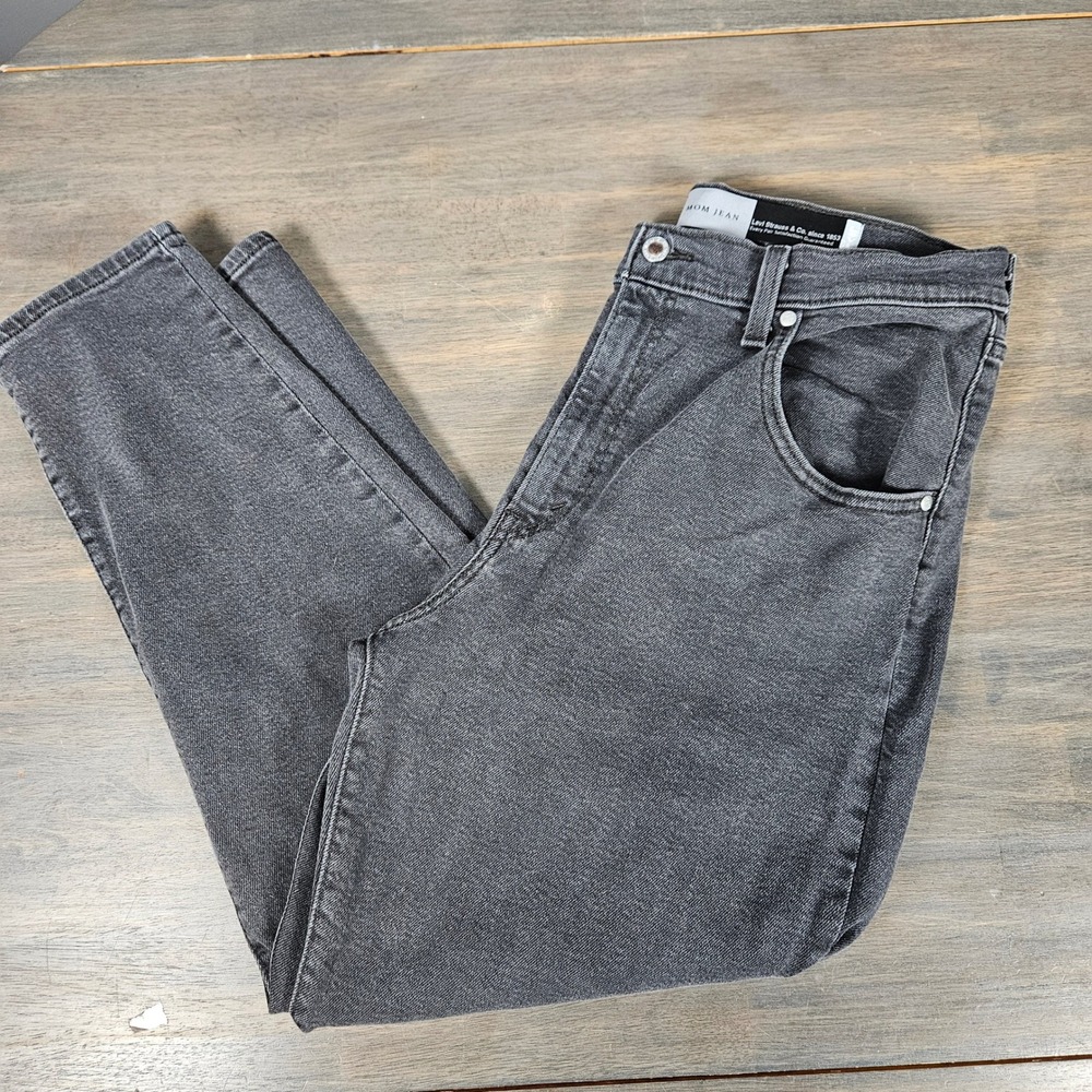 Levi's Women's 32 SilverTab Mom Jeans High Rise Tapered 90s Denim Charcoal Gray